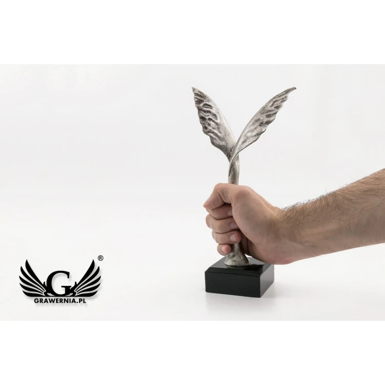 Wings 2 - Cast Figurine - FOL003