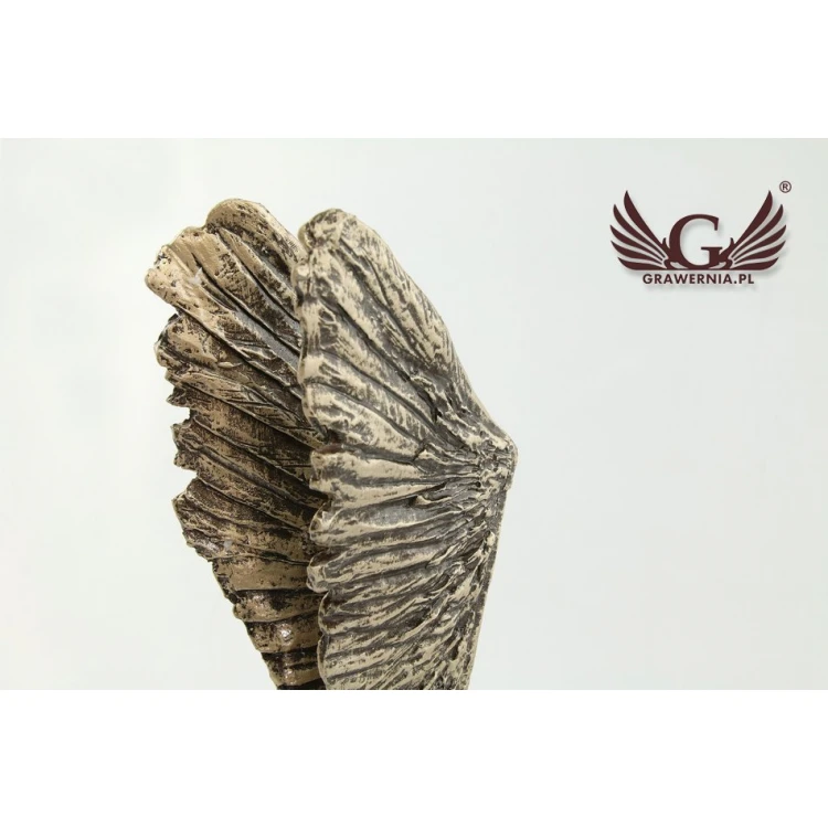Wings 1 - Cast Figurine - FOL002