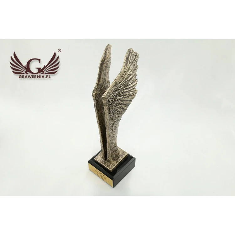 Wings 1 - Cast Figurine - FOL002