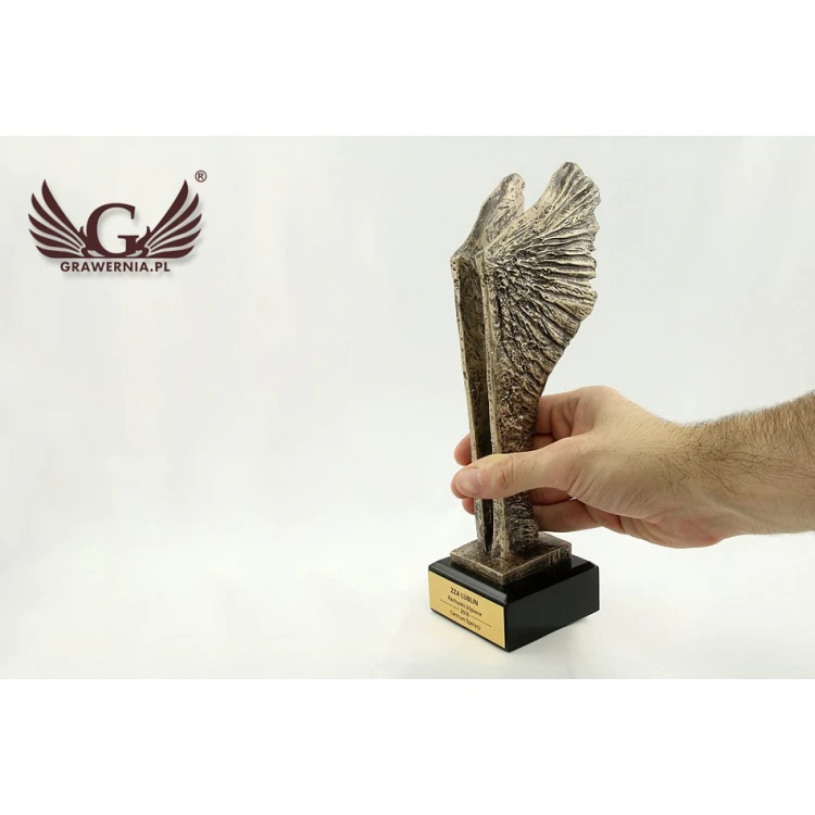Wings 1 - Cast Figurine - FOL002