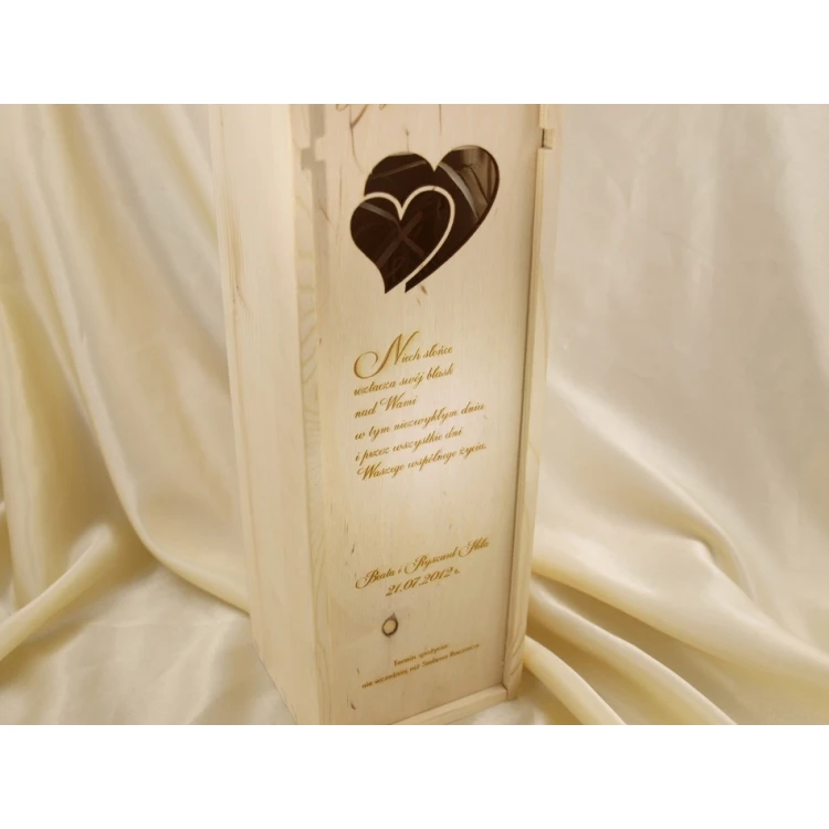 Wine Box with a Window in the Shape of Connected Hearts