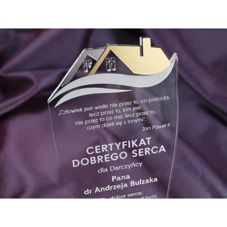 STATUETKA DOMY - certificate - model DTA12 - height 20 cm' product name in English would be 'DOMY STATUETTE - certificate - model DTA12 - height 7.87 inches'.