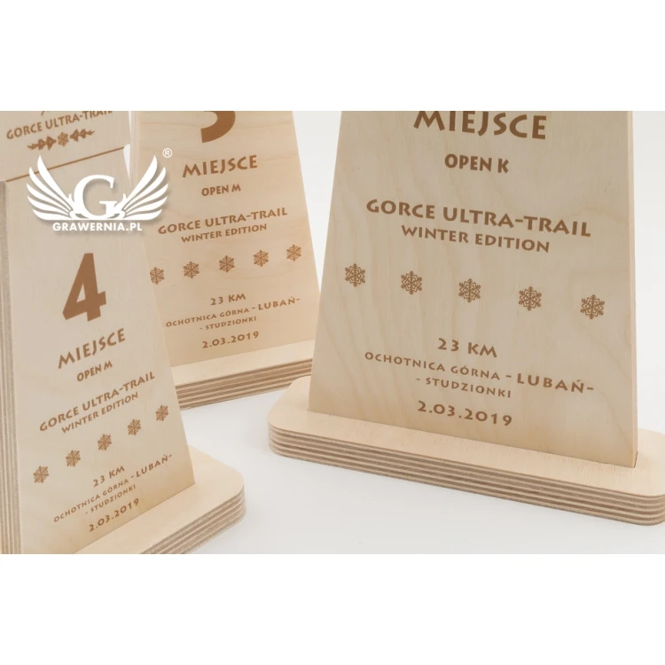 Wooden Statuette - New Trail - model DTA61