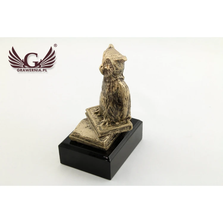 Owl Statuette - Attractive Cast Figurine - Height 12.5 cm