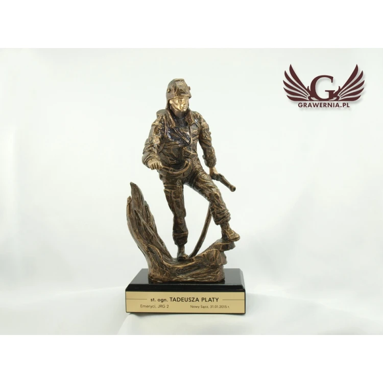 Firefighter Statuette - Attractive Cast Figurine - Height 25 cm
