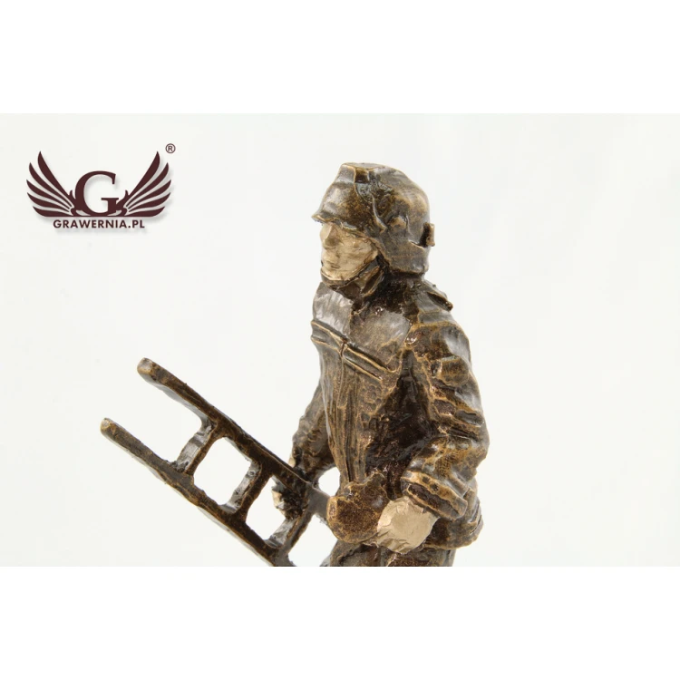 Firefighter with Ladder Statue - Attractive Cast Figurine - Height 19 cm