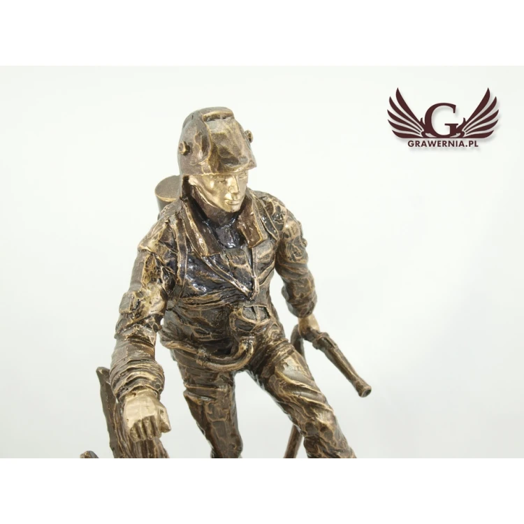 Firefighter Statuette - Attractive Cast Figurine - Height 25 cm
