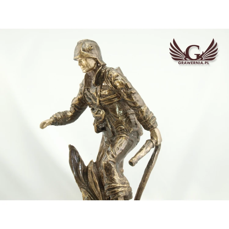 Firefighter Statuette - Attractive Cast Figurine - Height 25 cm