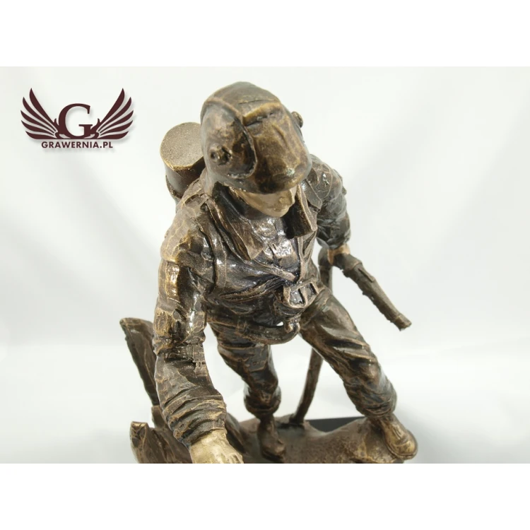 Firefighter Statuette - Attractive Cast Figurine - Height 25 cm
