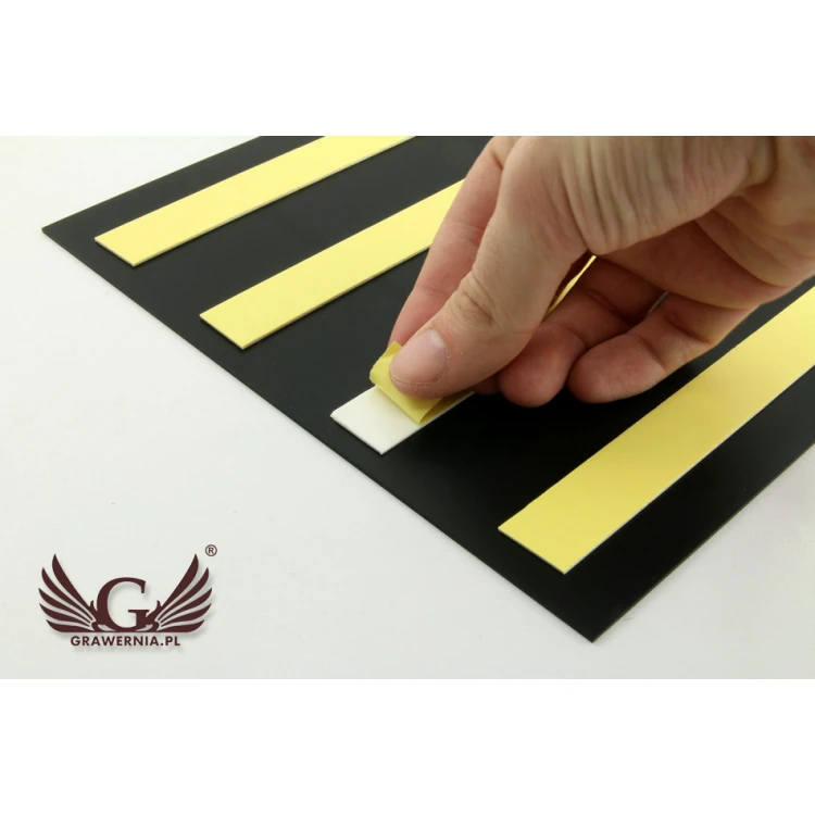 Shield System - Graphic design of shields and plaques for hospital, assistance center, office - SZ179