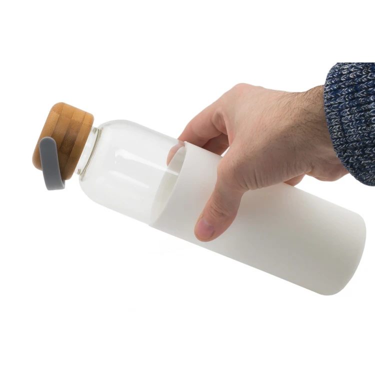 Glass Bottle with Non-Slip Handle and Your Engraving - Naples - 560ml - BUT013