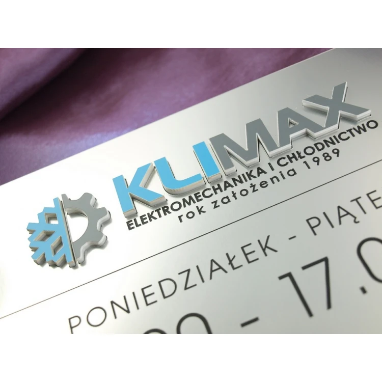 Plaque with embossed logo - SZ038 - size 275x250mm