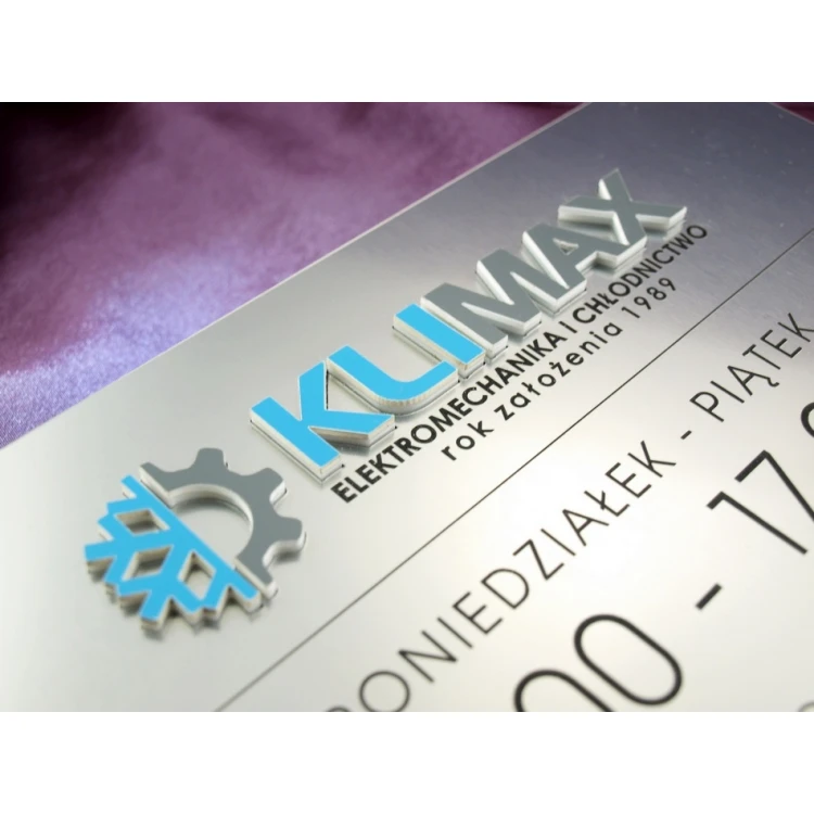 Plaque with embossed logo - SZ038 - size 275x250mm