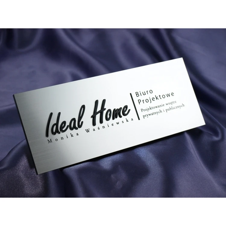 Plaque with embossed logo - SZ181 - size 200x80mm