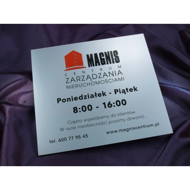 Plaque with embossed logo - SZ038 - size 275x250mm