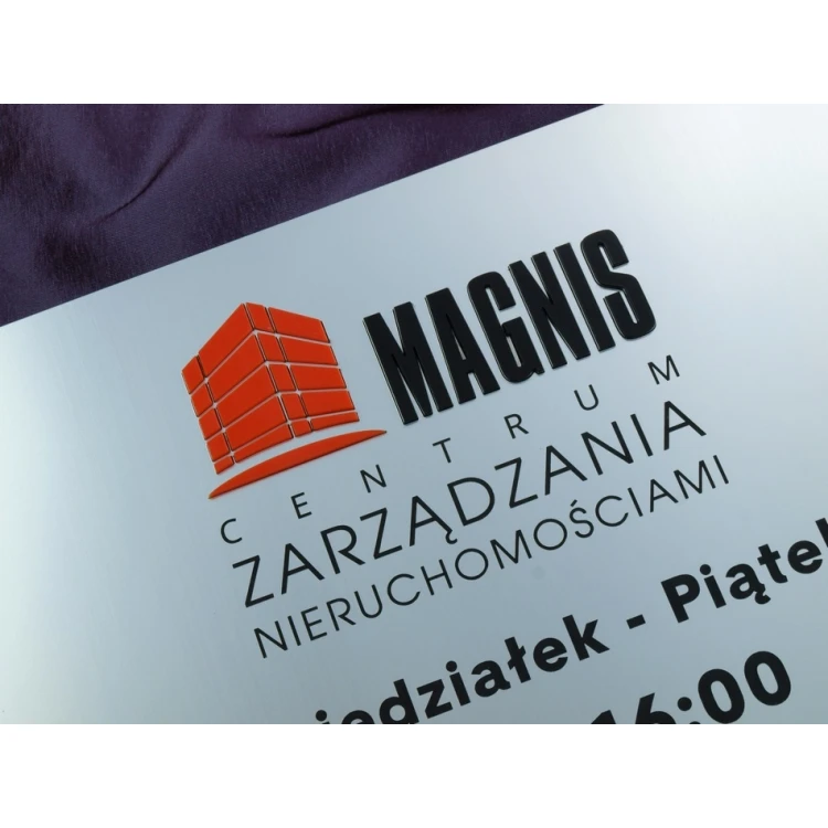 Plaque with embossed logo - SZ038 - size 275x250mm