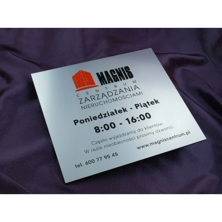 Plaque with embossed logo - SZ038 - size 275x250mm