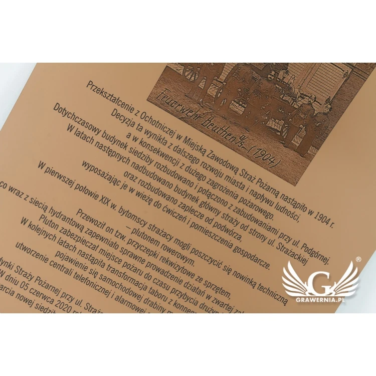 Engraved commemorative plaque with photo - exterior laminate - size 470x680mm - TAB112