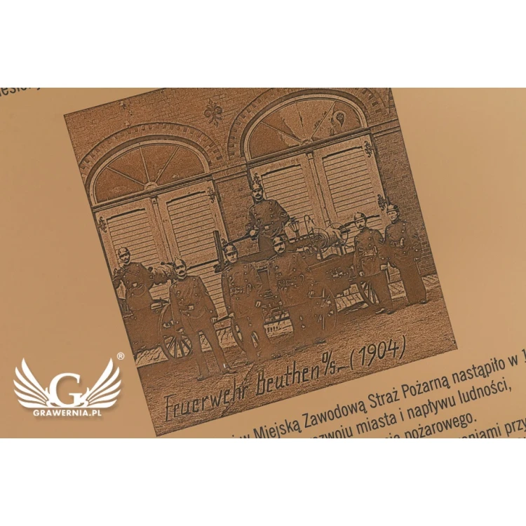 Engraved commemorative plaque with photo - exterior laminate - size 470x680mm - TAB112