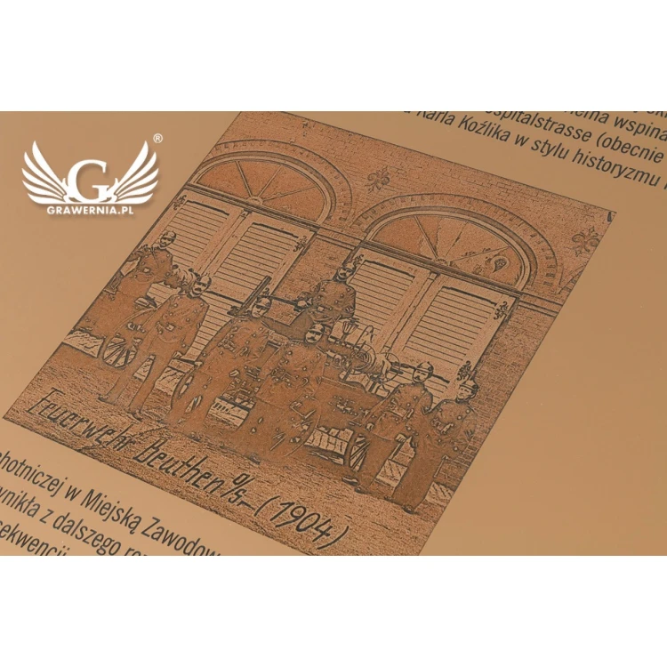 Engraved commemorative plaque with photo - exterior laminate - size 470x680mm - TAB112