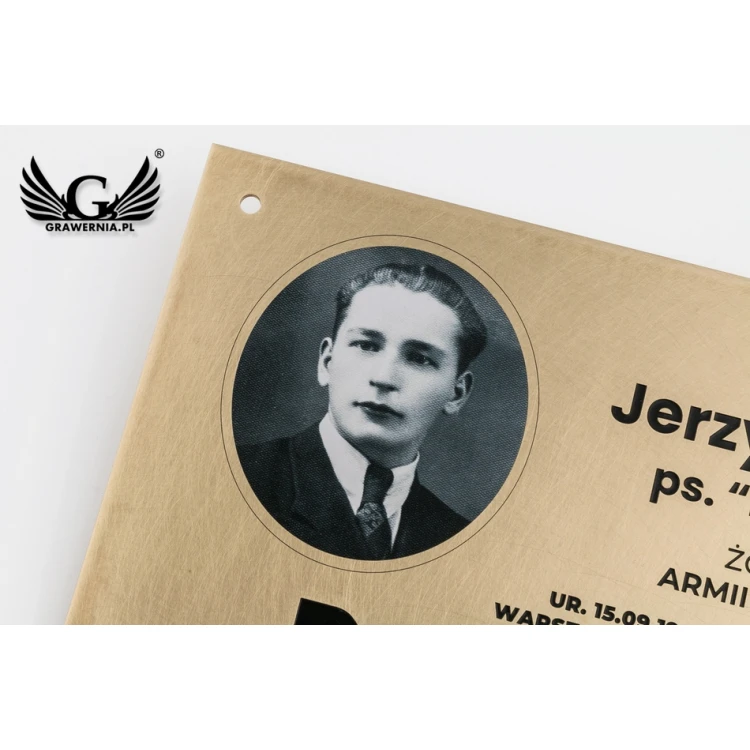 Memorial Plaque with Photo - Brushed and Lacquered Brass - Dimensions 300x210mm - TAB076