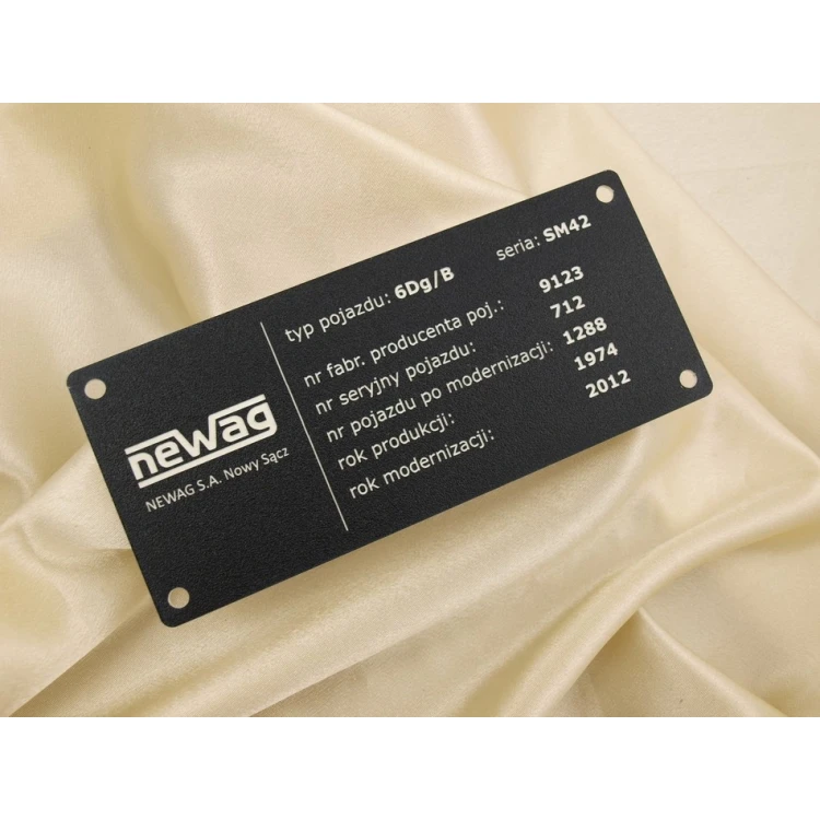 Black nameplate - dimension: 170x74mm