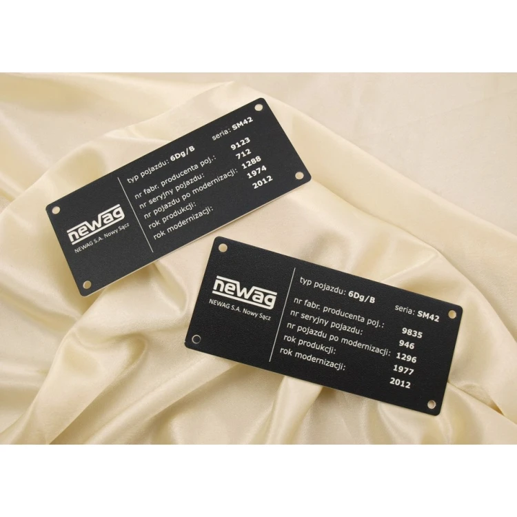 Black nameplate - dimension: 170x74mm