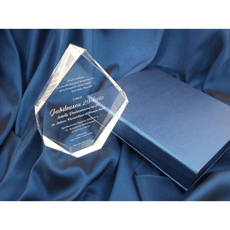 Glass Trophy in Case - DIAMOND