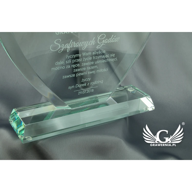 Glass Trophy in Case - HEART 3 - TSZ050
