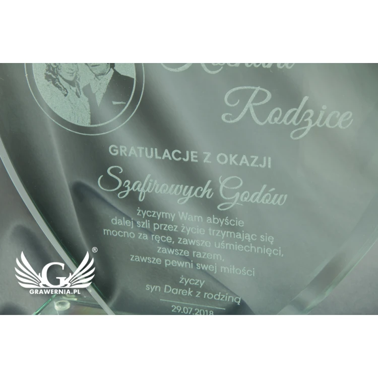 Glass Trophy in Case - HEART 3 - TSZ050