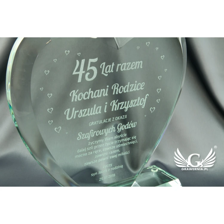 Glass Trophy in Case - HEART 3 - TSZ050