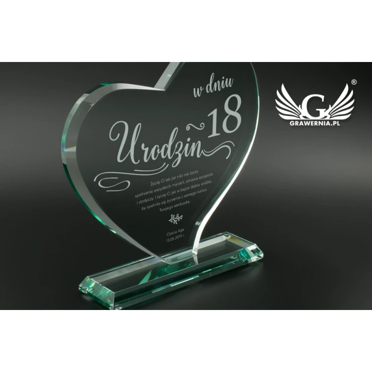 Glass Trophy in Case - HEART 4 - TSZ071