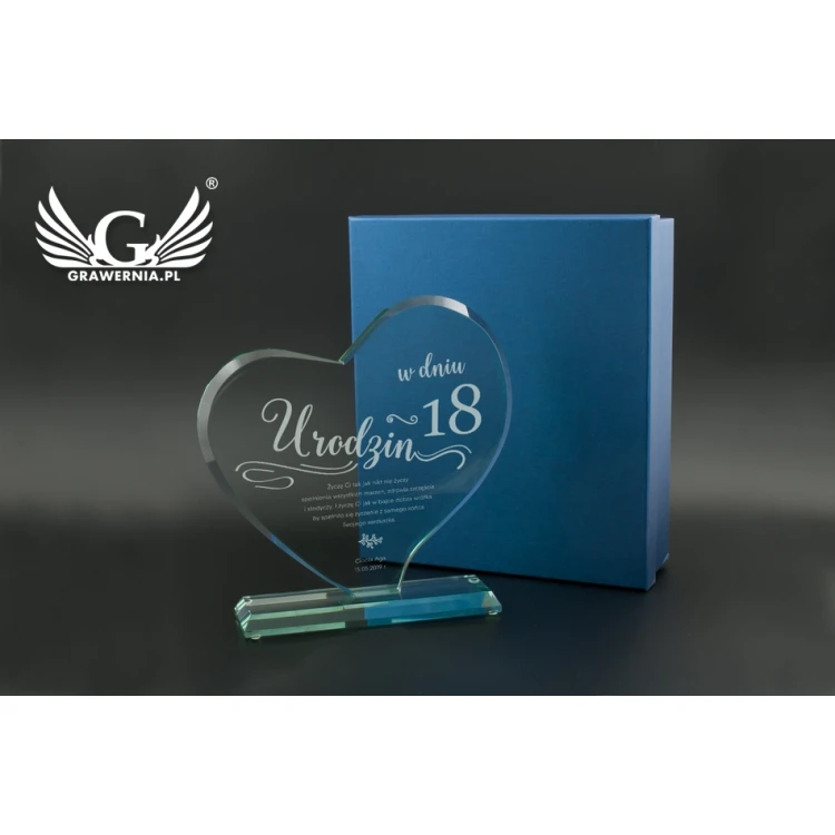 Glass Trophy in Case - HEART 4 - TSZ071