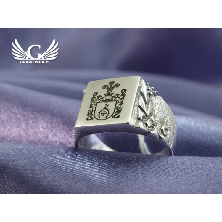 Coat of Arms Engraving Service on Signet Rings - Heraldic Signets - SY013
