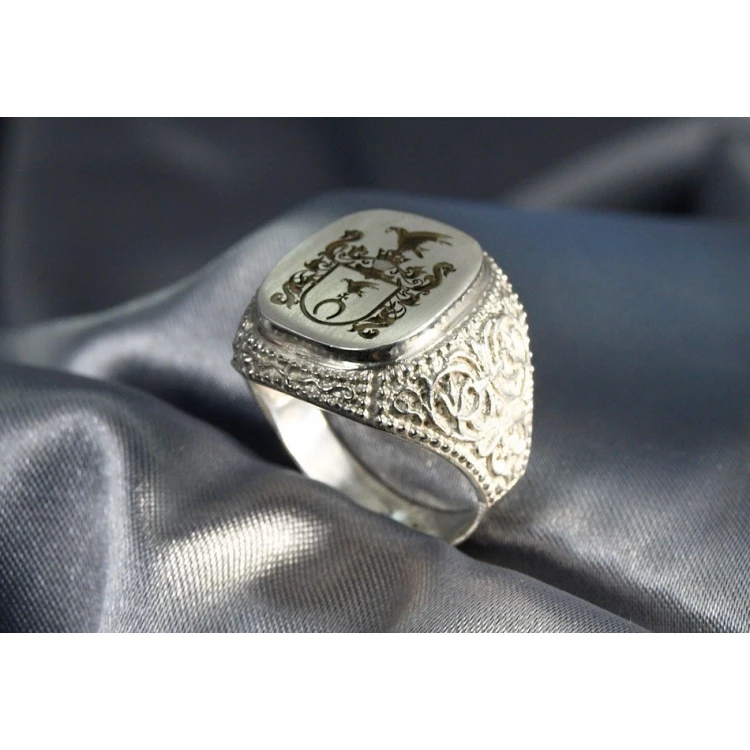 Coat of Arms Engraving Service on Signet Rings - Heraldic Signets - SY002