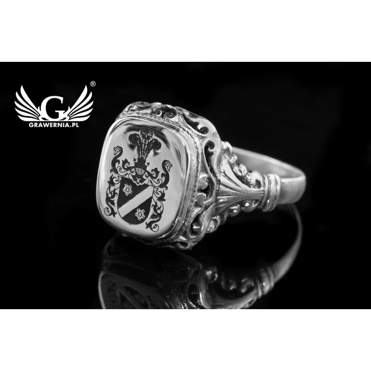 Coat of Arms Engraving Service on a Signet Ring - Heraldic Signet - SY030