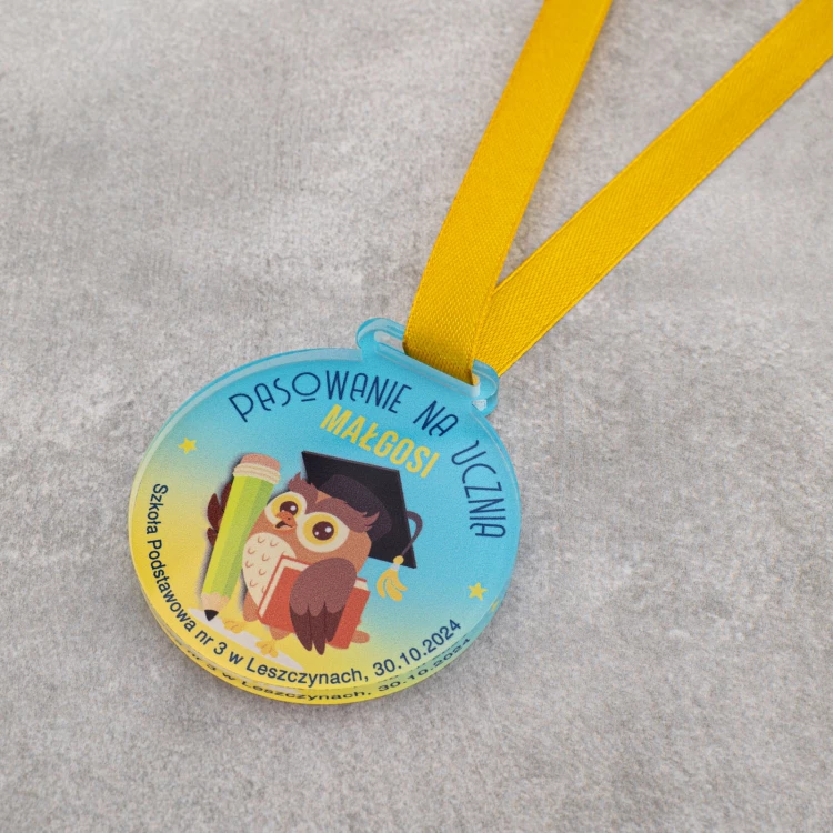 Pupil passport medal - 5mm thick transparent acrylic - dia. 60mm - MGR116