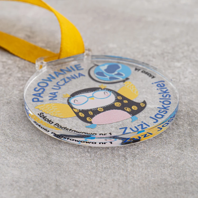 Pupil passport medal - 5mm thick transparent acrylic - dia. 60mm - MGR117