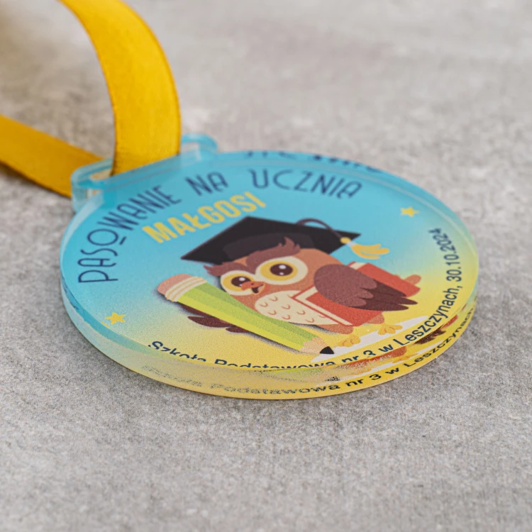 Pupil passport medal - 5mm thick transparent acrylic - dia. 60mm - MGR116