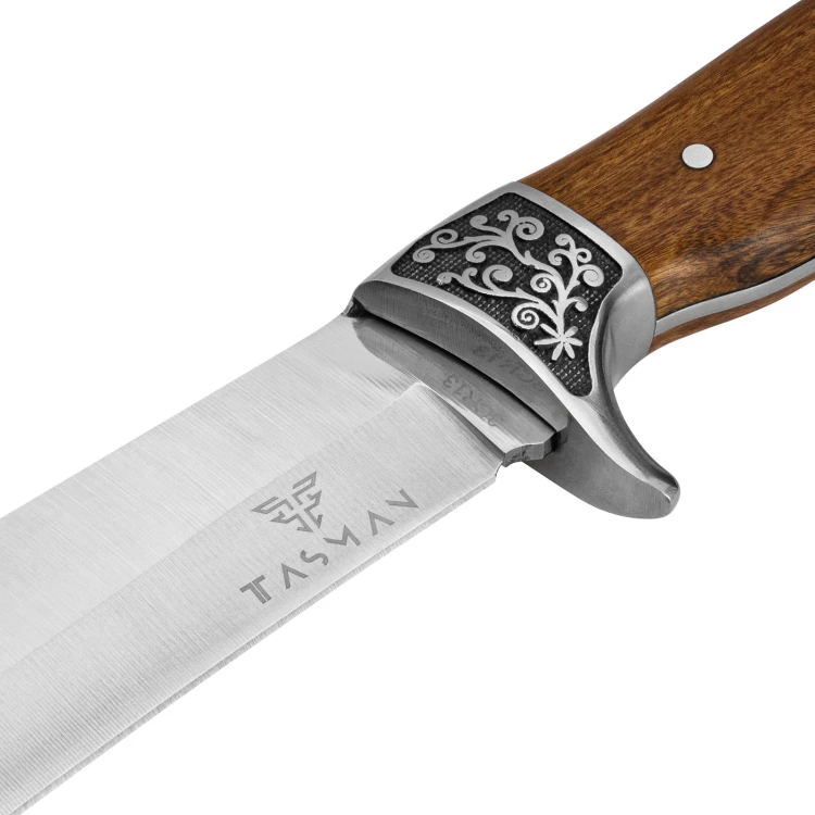 Tasman BICHENO II hunting knife with fixed head - engraving on blade and handle - NOZ001