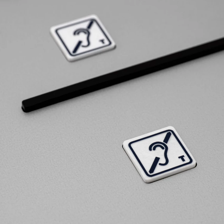 Braille and NFC tile plan - Hard PVC, ADA plastic, 3D doming, laminate and acrylic - Dimension 900x440 mm - TAB678