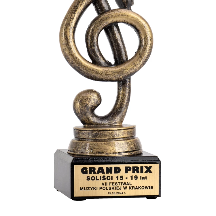 Soloist statuette - cast with engraving - height 25 cm - FOL071