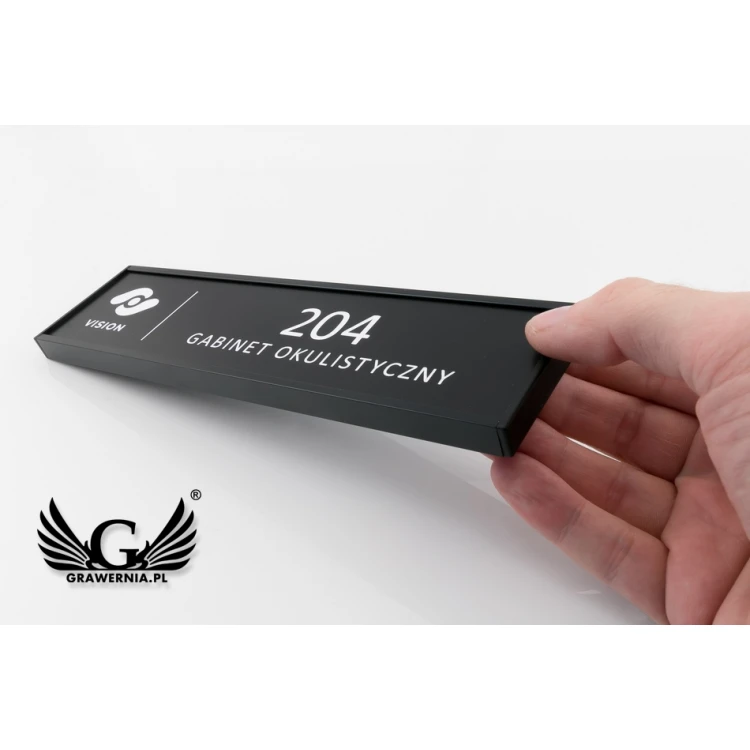 Door sign with engraved plaque - black frame - WND003