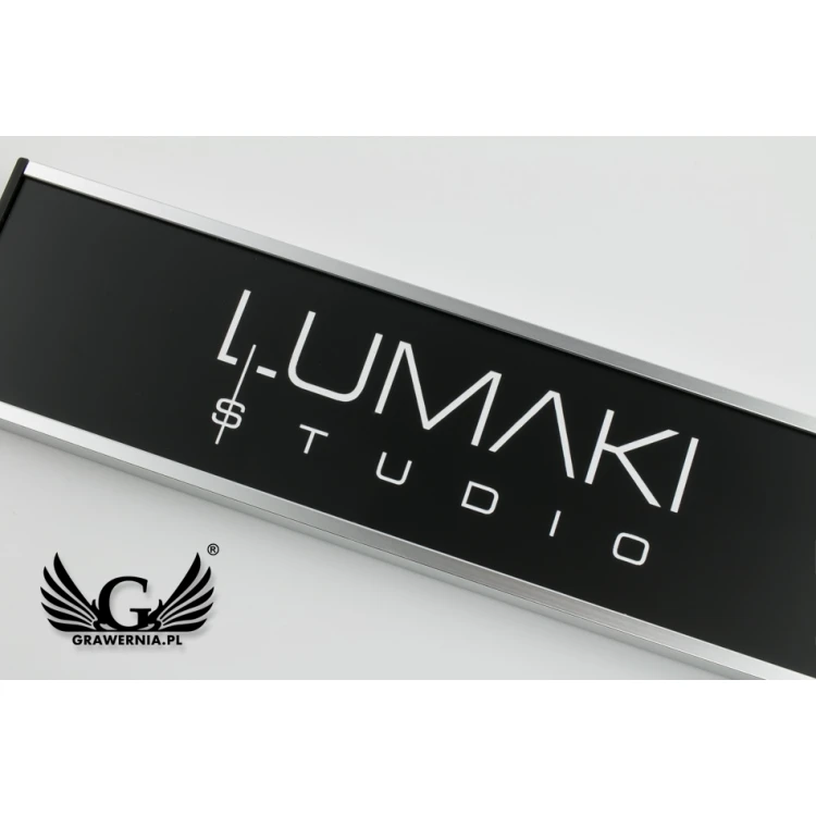 Door sign with engraved plaque - silver frame - WND004