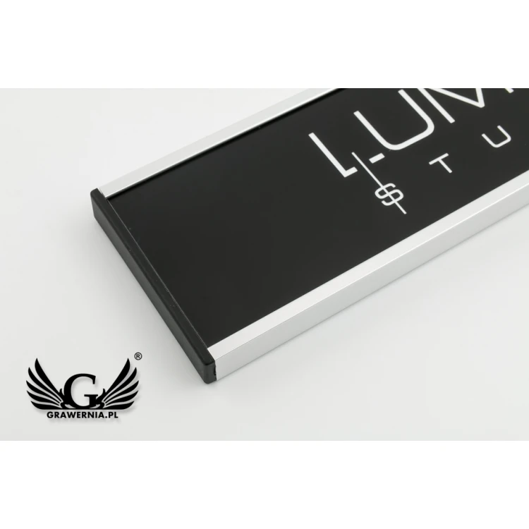 Door sign with engraved plaque - silver frame - WND004