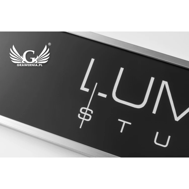 Door sign with engraved plaque - silver frame - WND004