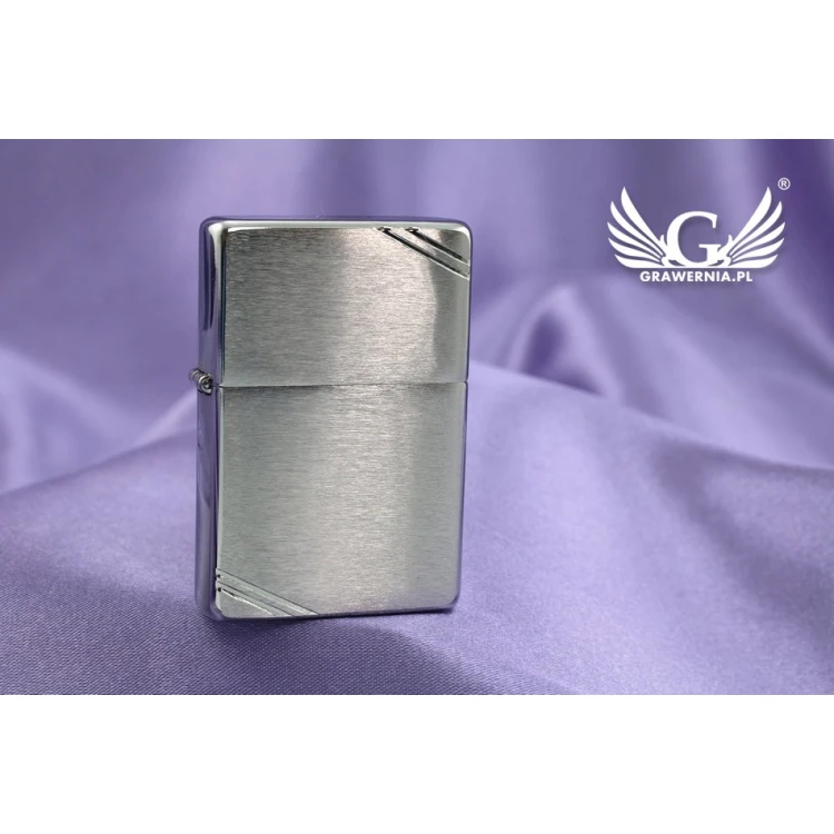 ZIPPO Vintage Brushed Chrome with Slashes Lighter - ZIP027