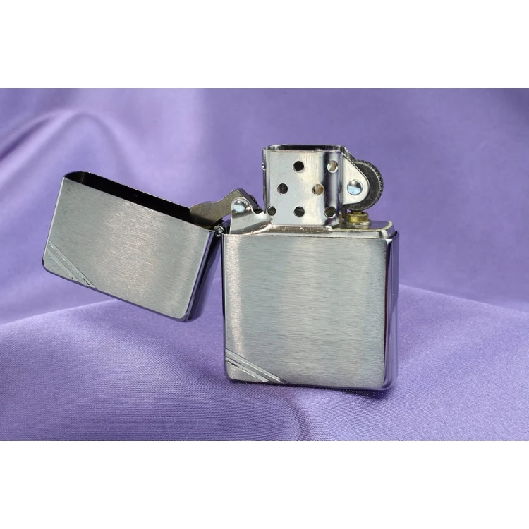 ZIPPO Vintage Brushed Chrome with Slashes Lighter - ZIP027