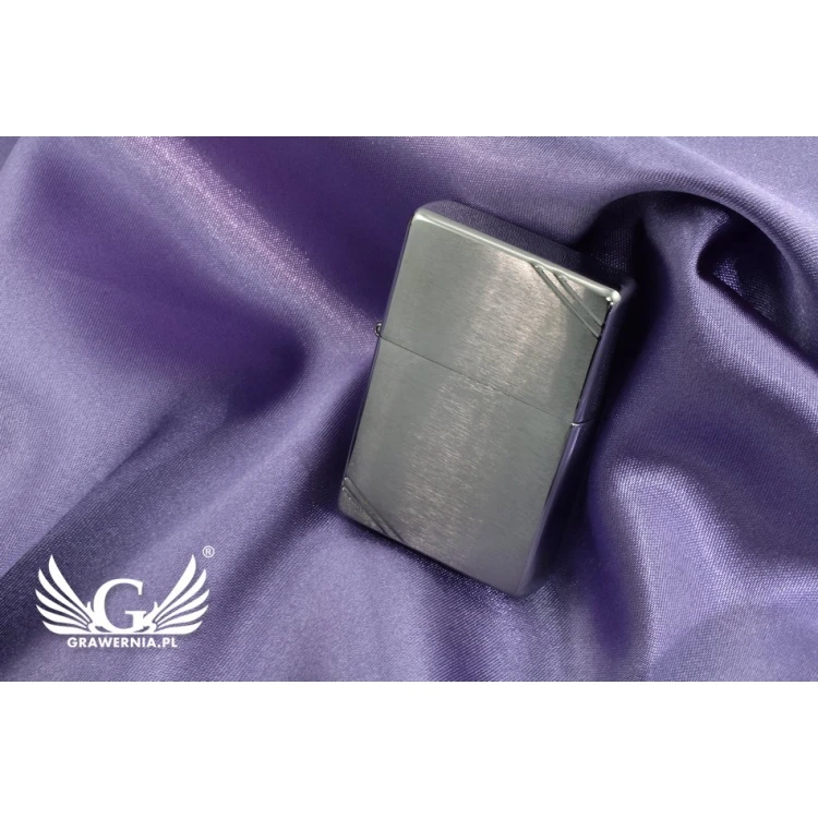ZIPPO Vintage Brushed Chrome with Slashes Lighter - ZIP027