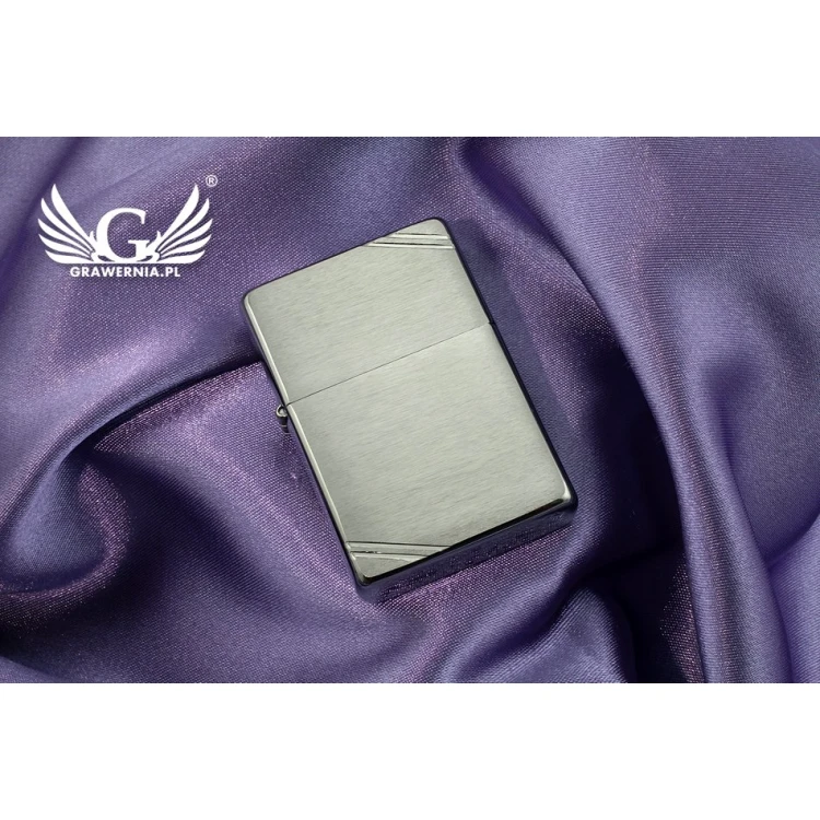 ZIPPO Vintage Brushed Chrome with Slashes Lighter - ZIP027